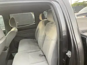Toyota Tacoma Double Cab V6 Automatic 2010 Gray
