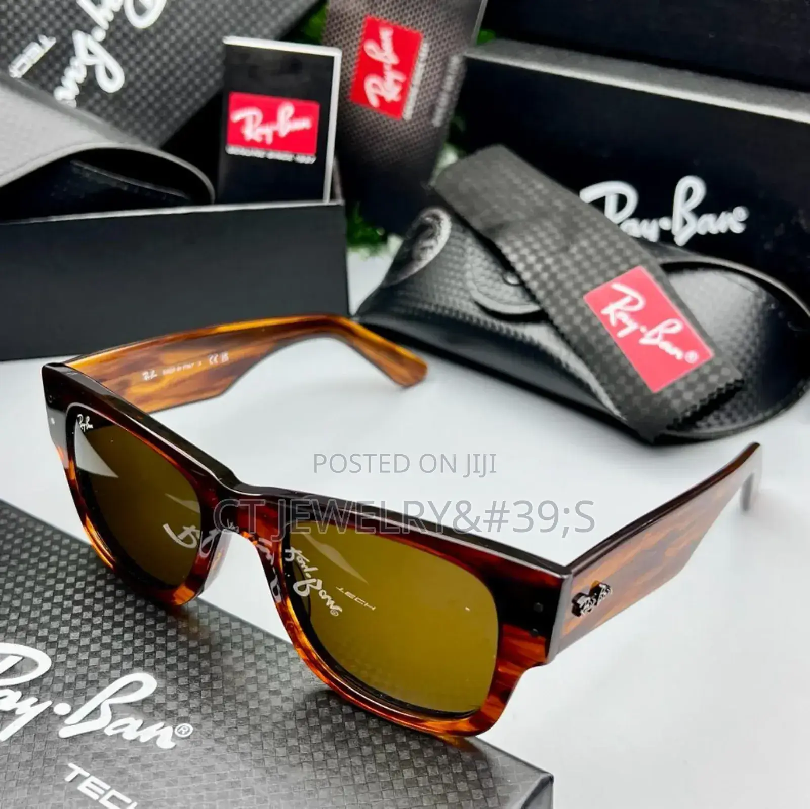 Mega Wayfarer Ray Ban Classic Sunglasses - Shiny
Colour