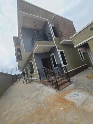 4bdrm Duplex in Ogunmwenyi Off Ugbor, Benin City for rent