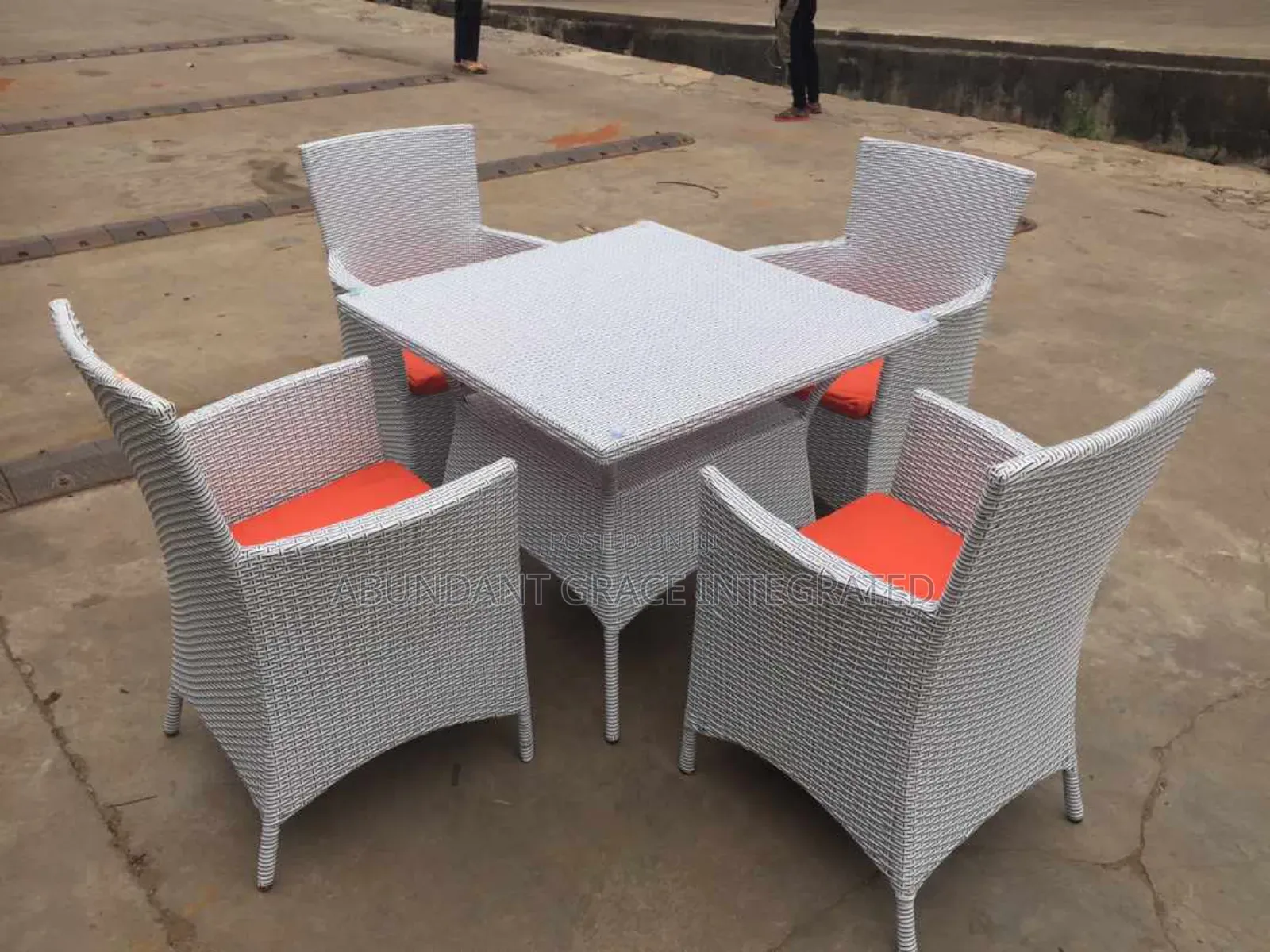 Outdoor Wicker Suite White.