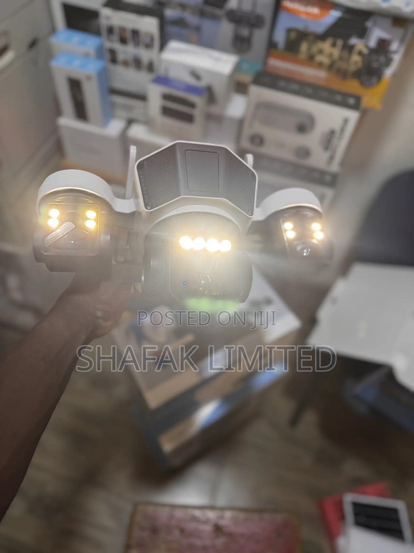 Real 3-in-1-Solar PTZ Surveillance Camera