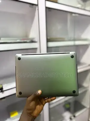 Laptop Apple MacBook Pro 2020 16GB Intel Core I5 SSD 512GB