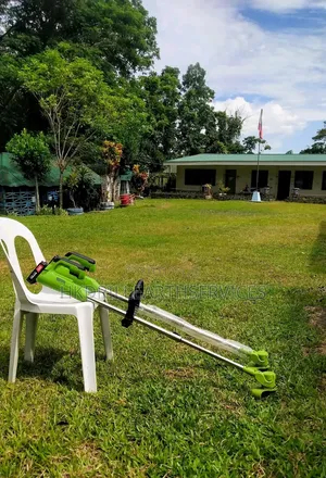 Rechargeable Grass Cutting Machine