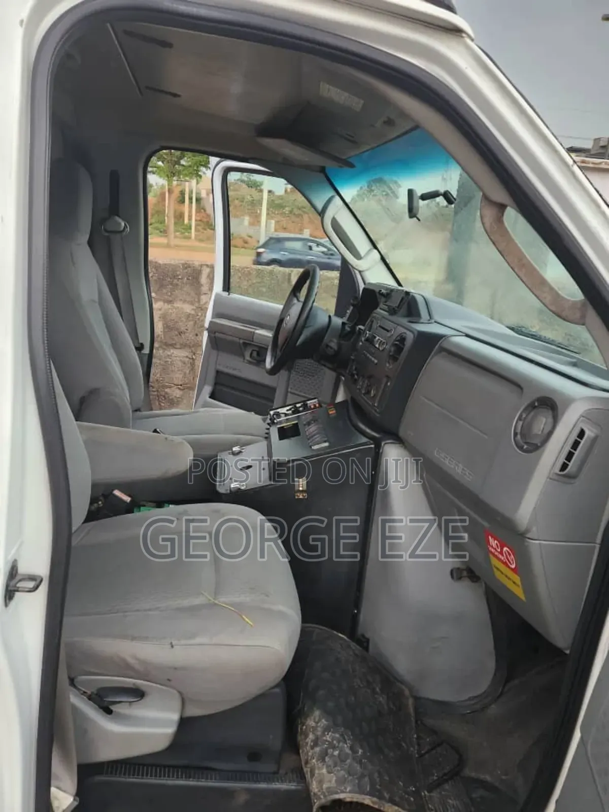 Ford Transit 2010 White