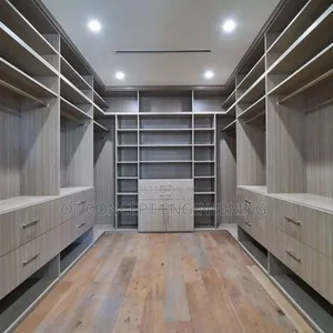 Walk in Closet