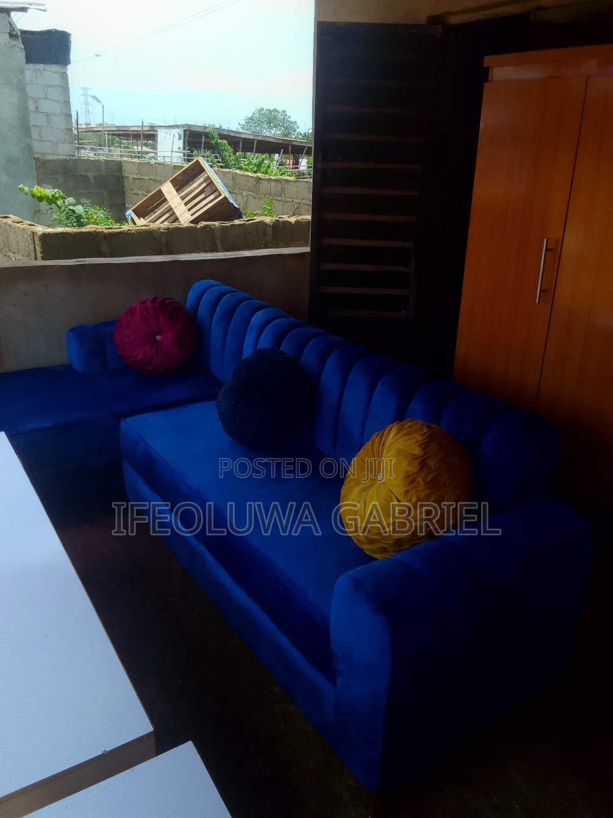 6 Setters L Shaped Sofa