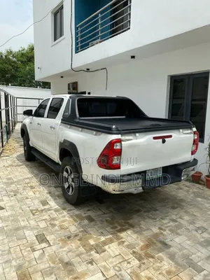 Toyota Hilux WORKMATE 4x4 2016 White