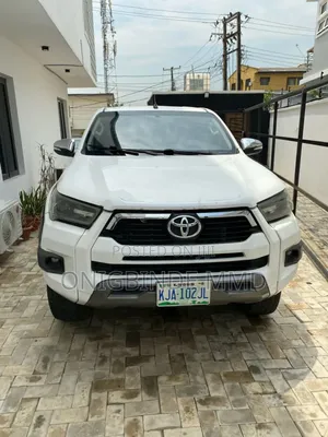 Toyota Hilux WORKMATE 4x4 2016 White