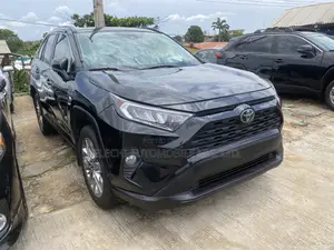 Toyota RAV4 XLE AWD 2020 Black