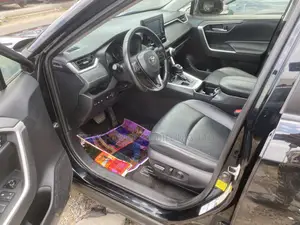 Toyota RAV4 XLE AWD 2020 Black