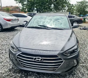 Hyundai Elantra Limited Sedan FWD (2.0L 4cyl 6A) 2017 Gray