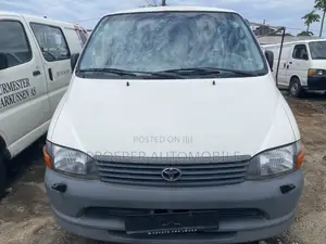 Toyota HiAce 2006 White