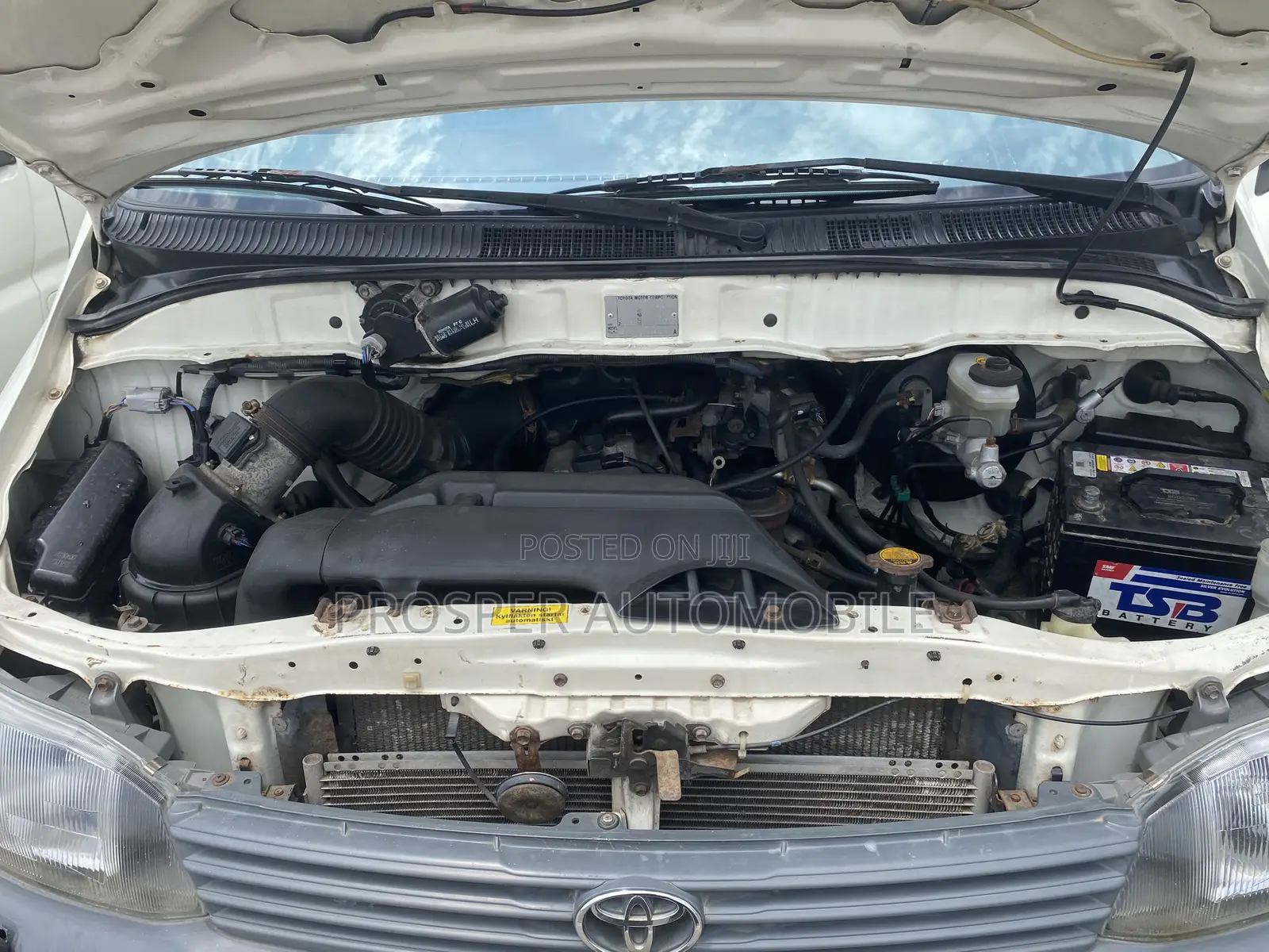 Toyota HiAce 2006 White