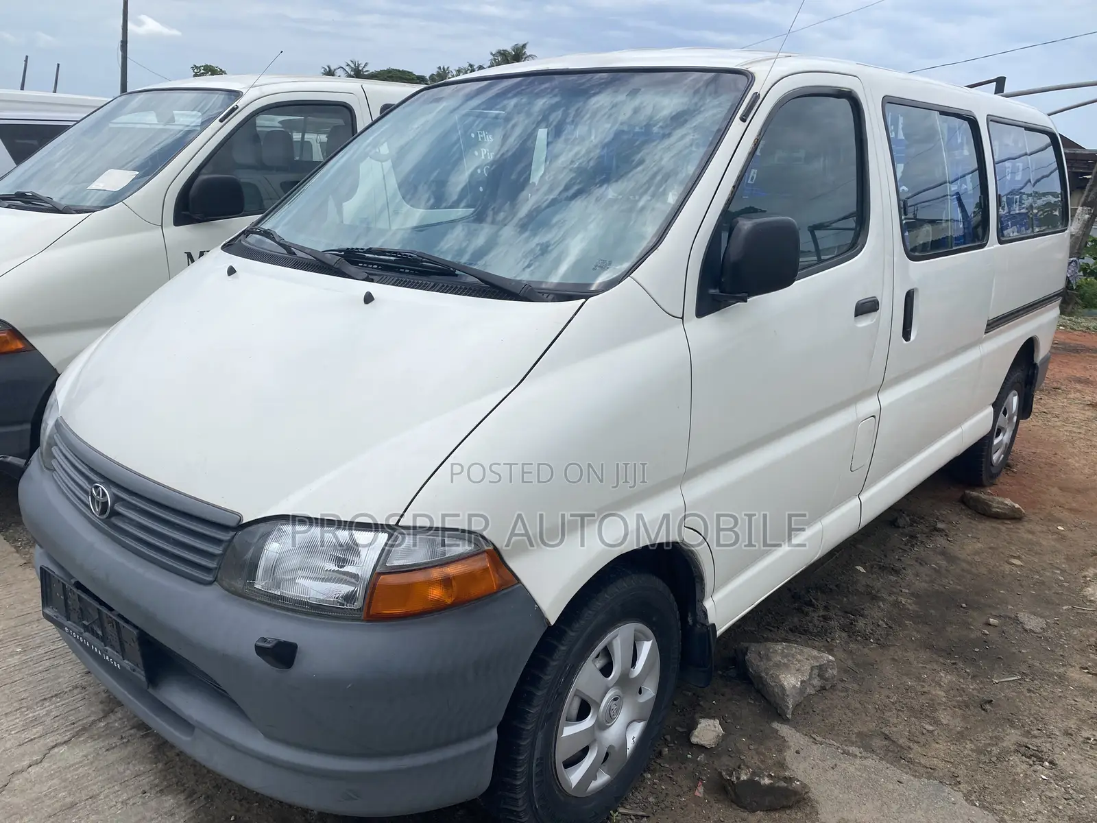 Toyota HiAce 2006 White