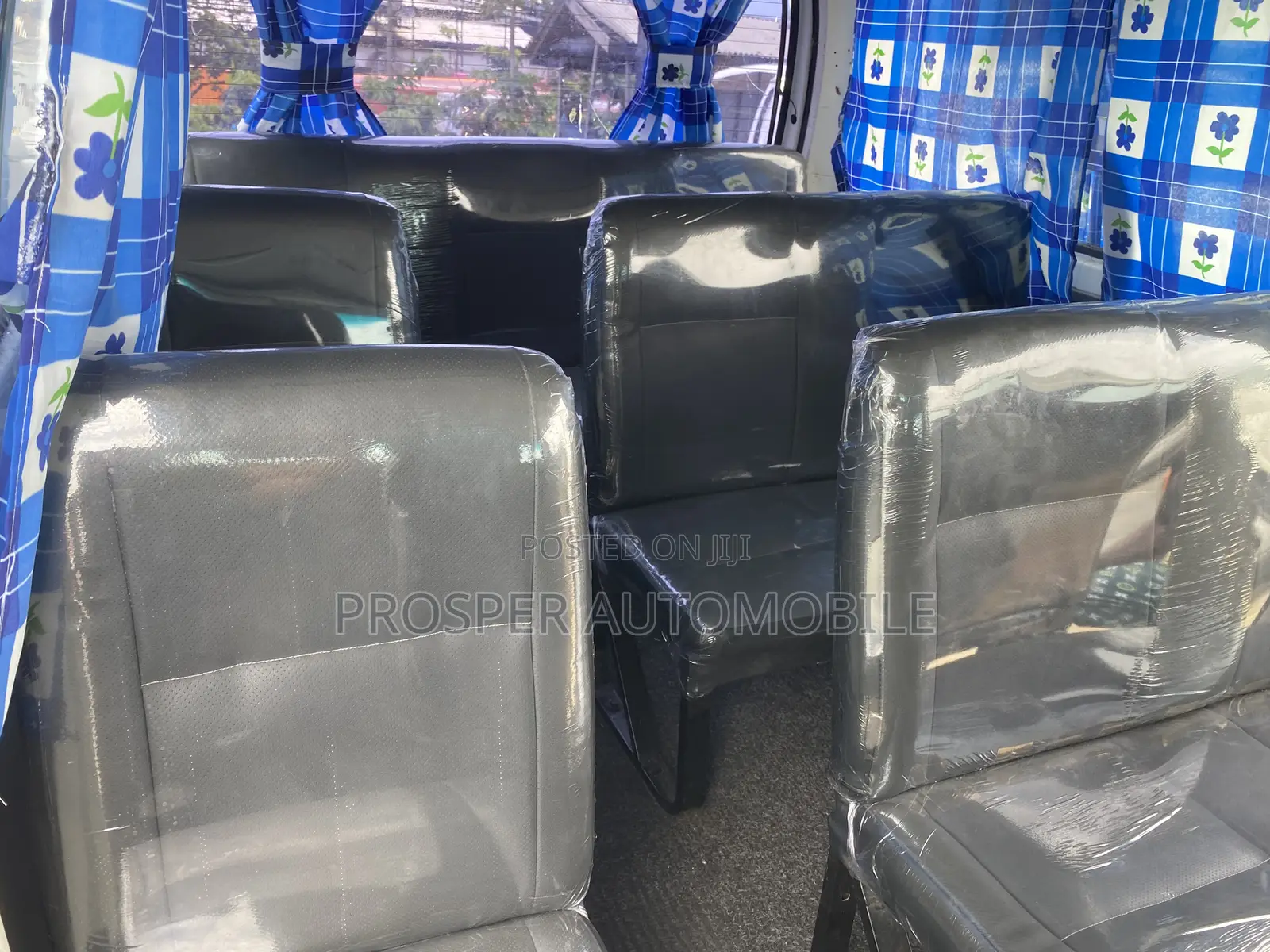 Toyota HiAce 2006 White
