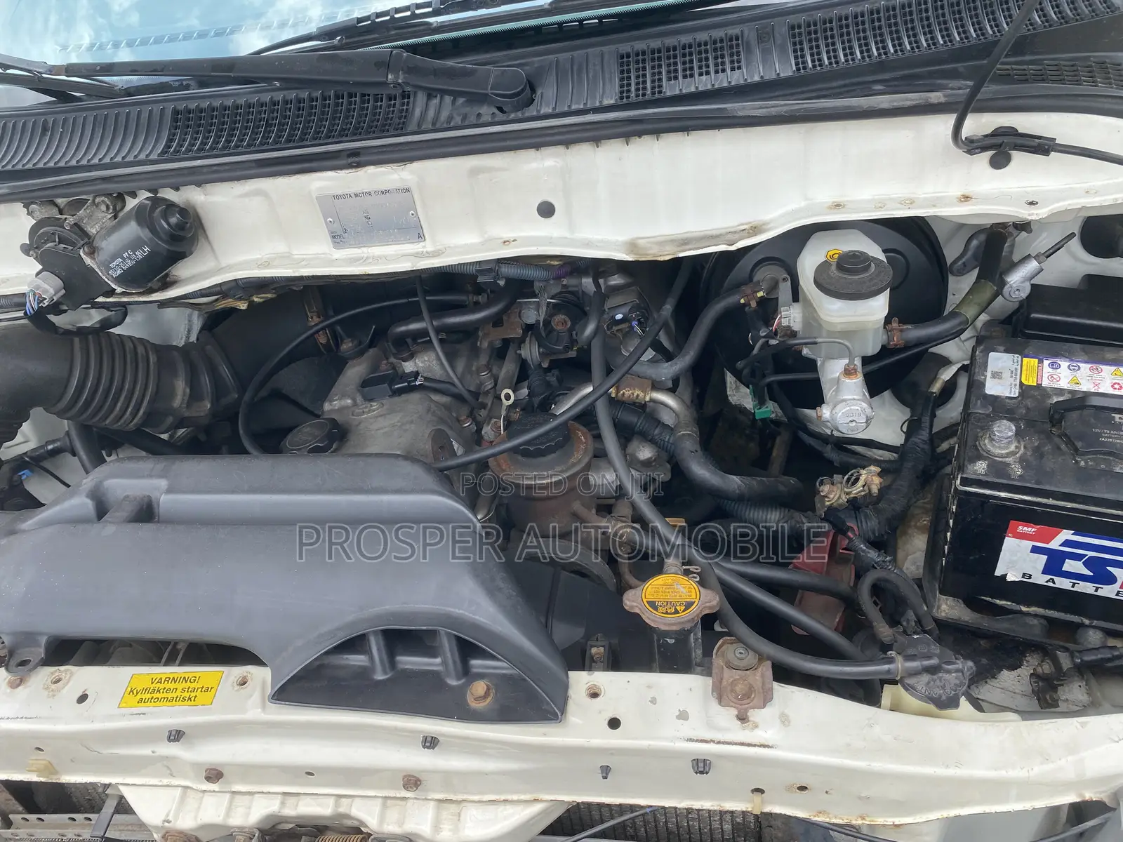 Toyota HiAce 2006 White