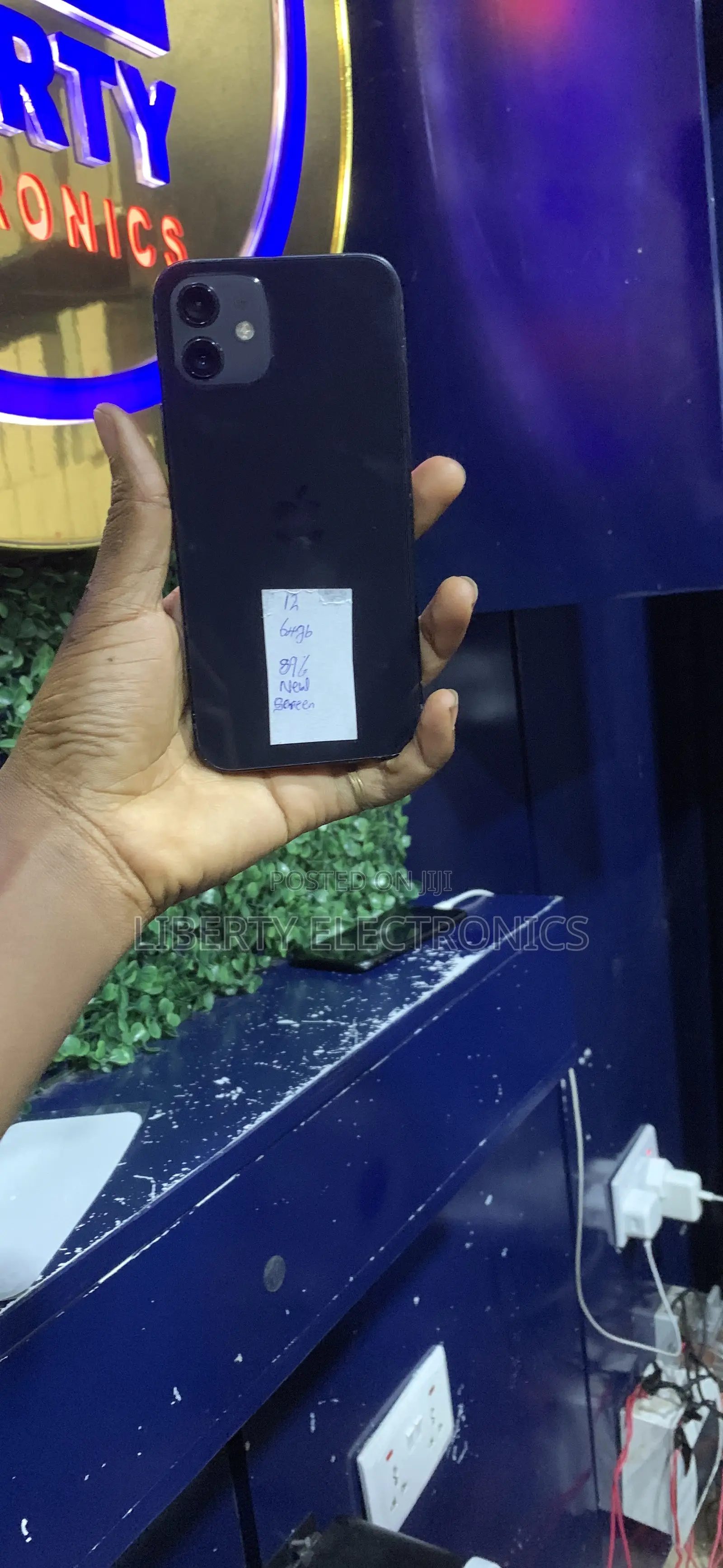 Apple iPhone 12 64 GB Black