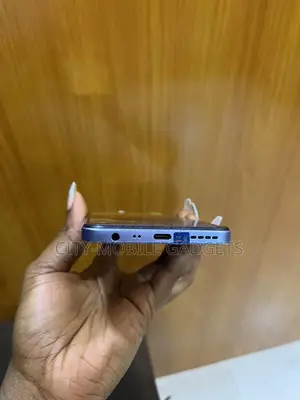 Realme V20 128 GB