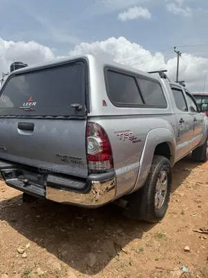 Toyota Tacoma Double Cab V6 Automatic 2010 Silver