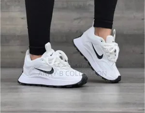 Quality Unisex Nike White Sneakers Trainers