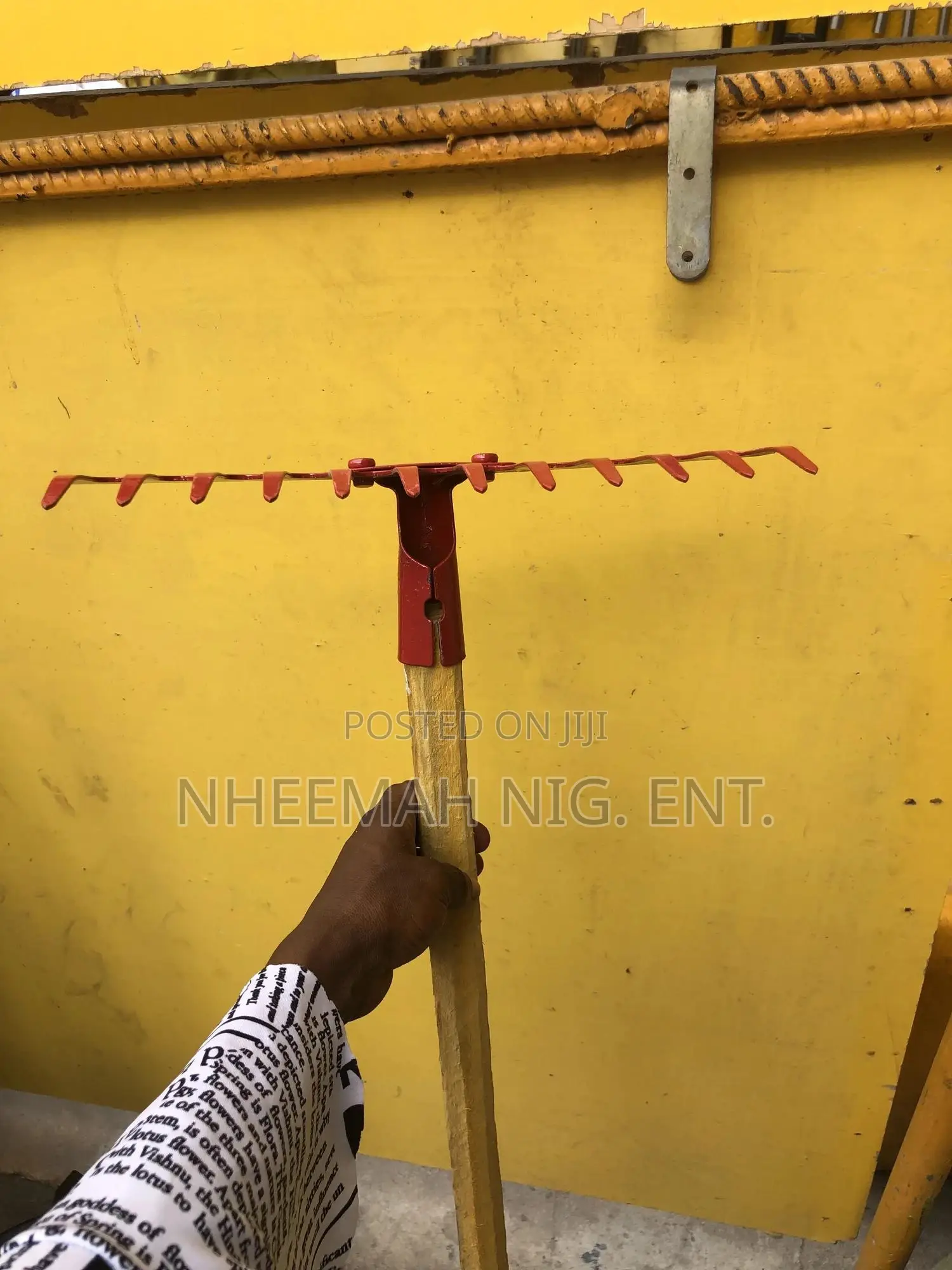 Red Gutter Rake With Stand