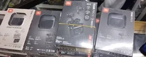 Photo - JBL Tour Pro 2