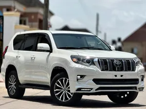 Photo - Toyota Land Cruiser Prado 2022 White