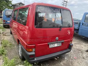 Volkswagen Transporter 2005 Red