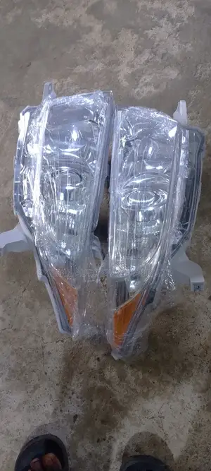 Set Of Head Light For Toyota Highlander 2012