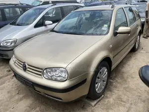 Volkswagen Golf 1.6 2001 Gold