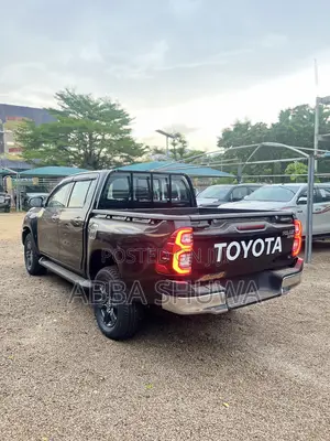 New Toyota Hilux 2025 Black