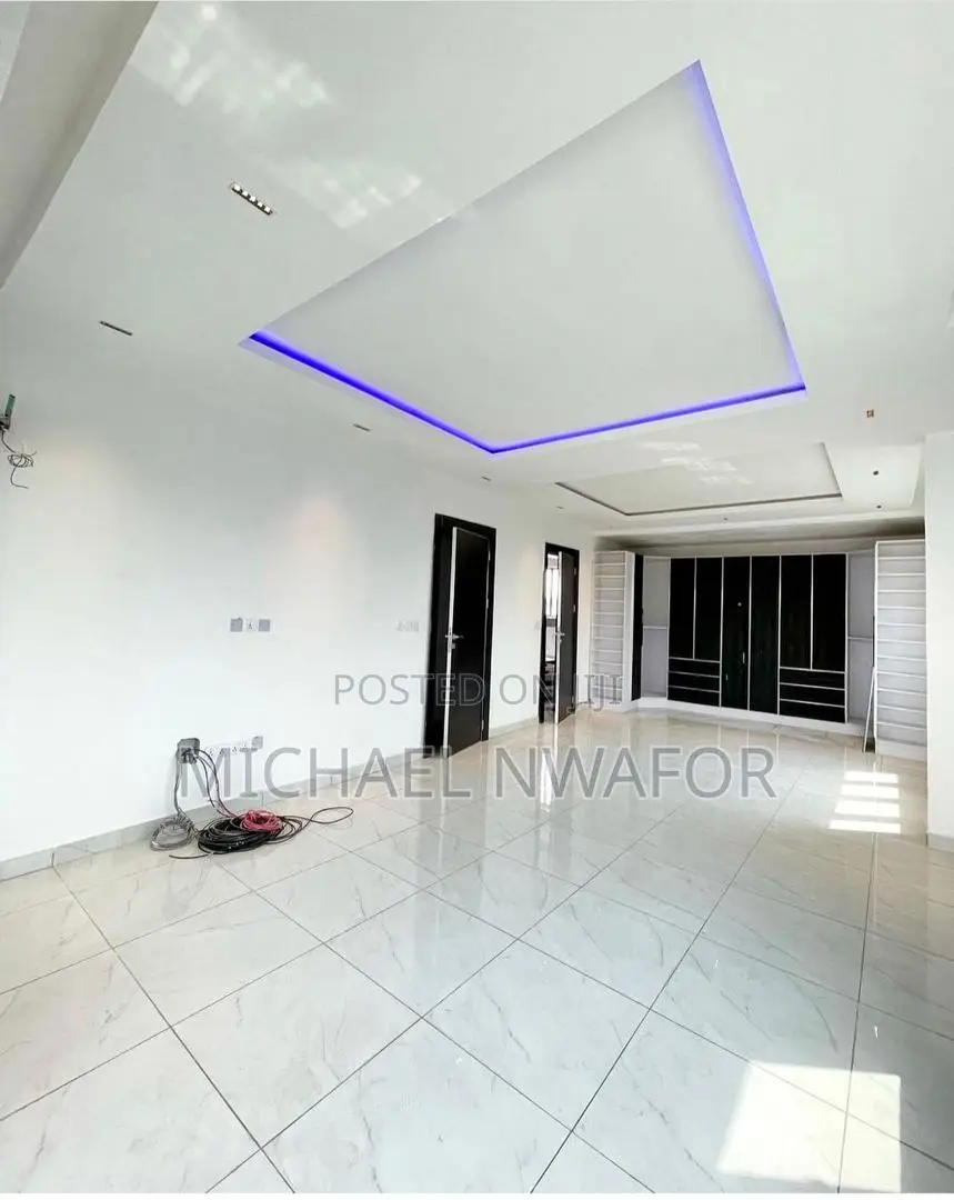 Furnished 4bdrm Duplex in Lekki Phase 1 for sale