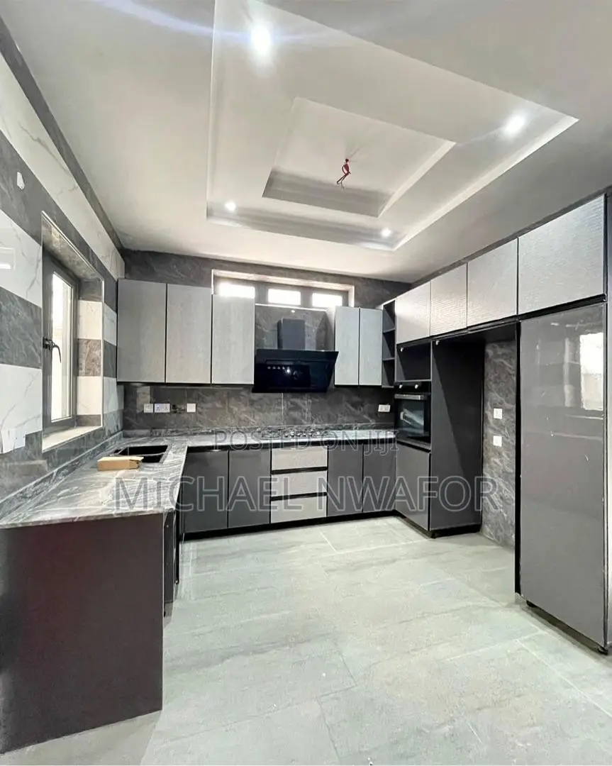 Furnished 4bdrm Duplex in Lekki Phase 1 for sale