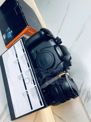 Photo - Panasonic Lumix Gh5 With Lens