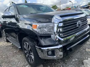 Toyota Sequoia Platinum 4dr SUV 4WD (5.7L 8cyl 6A) 2015 Black
