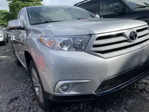 Toyota Highlander Limited 3.5l 4WD 2013 Silver
