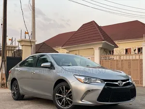 Toyota Camry 2015 Silver