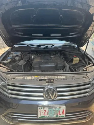 Volkswagen Touareg 2016 Blue