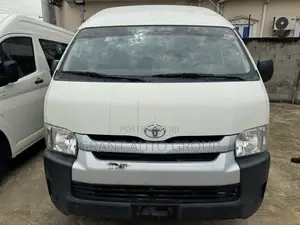 Toyota HiAce 2016 White
