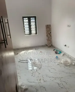 Mini Flat in Ago Palace for rent