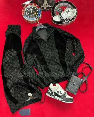Photo - Louis Vuitton Original Track Set Up and Down