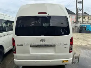 Toyota HiAce 2016 White