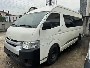 Toyota HiAce 2016 White