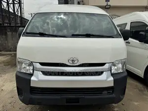 Toyota HiAce 2016 White