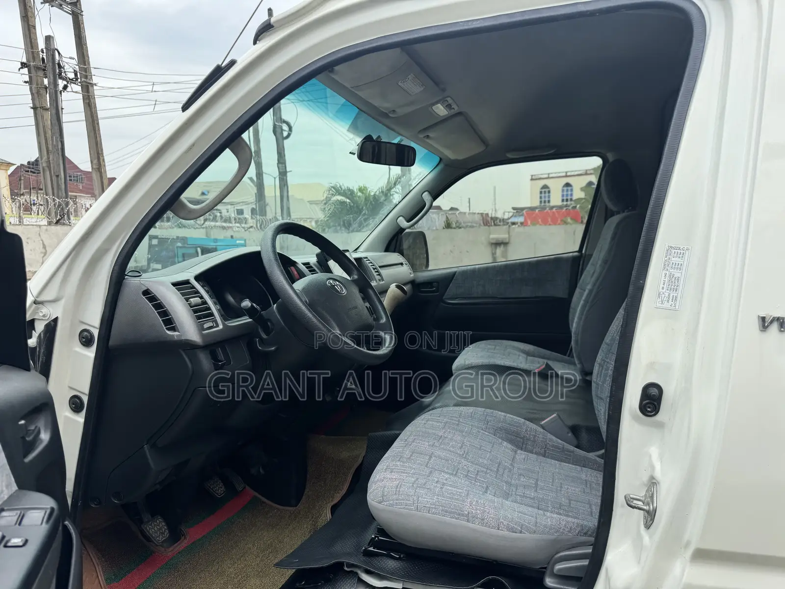 Toyota HiAce 2016 White