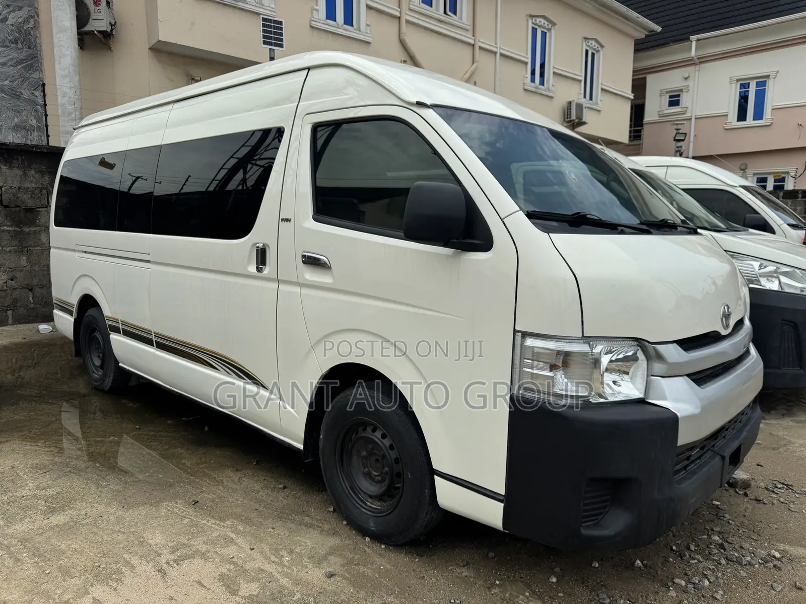 Toyota HiAce 2016 White