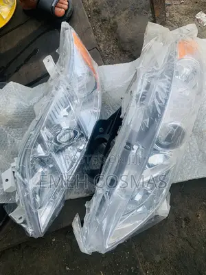 Set of Head Lamp Cammry 07 08