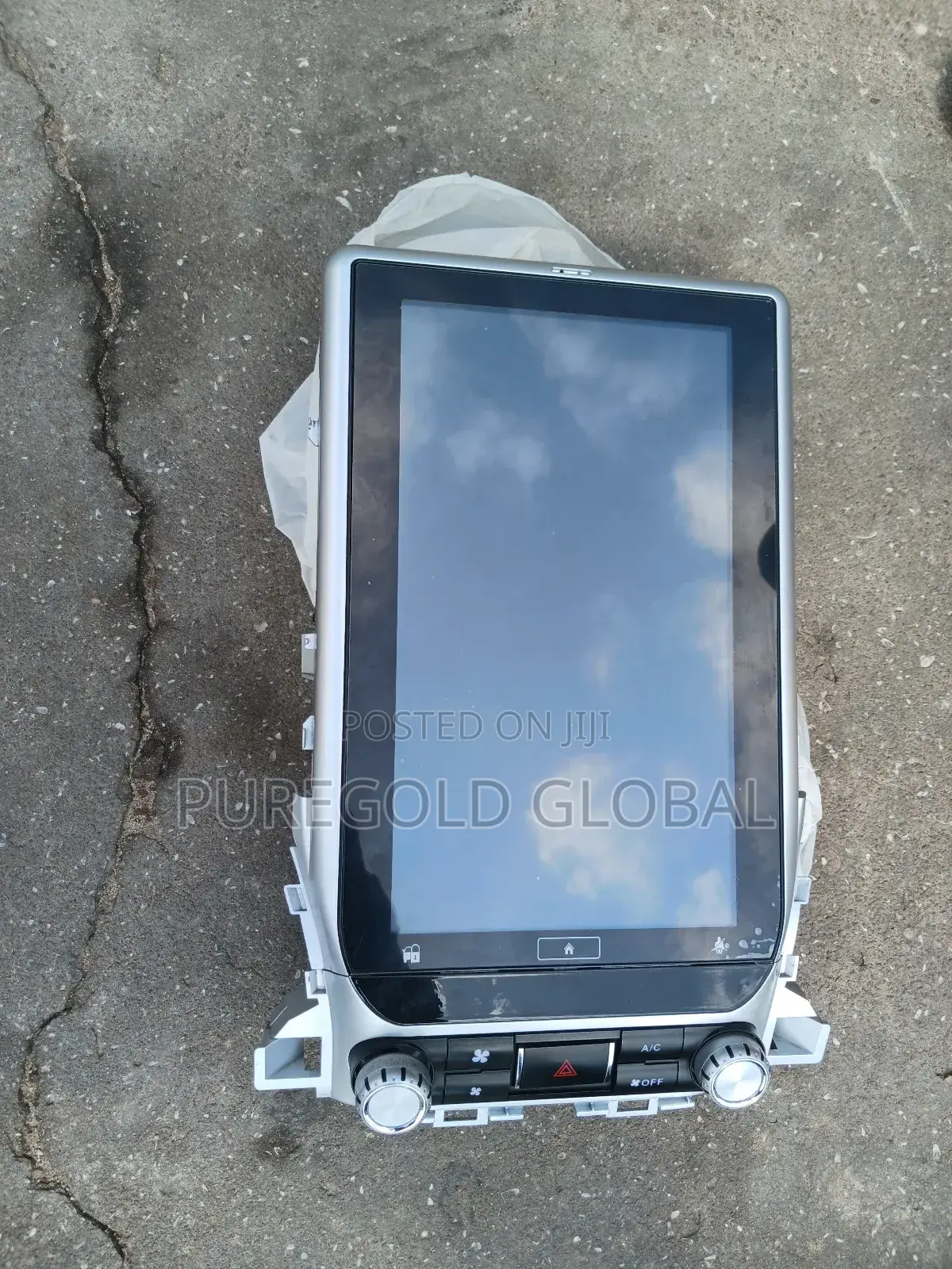Land Cruser Tesla Screen