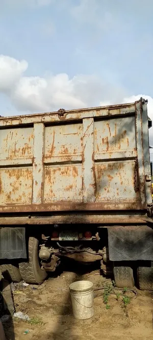 Mack R Model 14 Tires Tipper