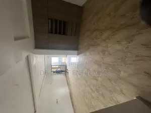 3bdrm Block of Flats in Private, Gaduwa for sale